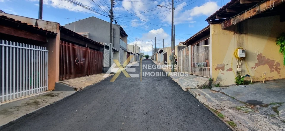 Imagens do imóveis CASA Á VENDA COM 2 DORMITORIOS NO CONDOMÍNIO SABARÁ I