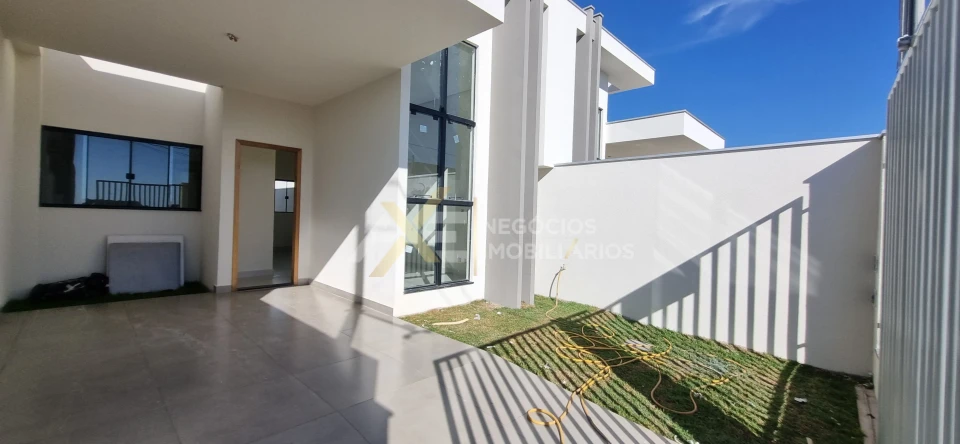 CASA GEMINADA À VENDA 2 QUARTOS
