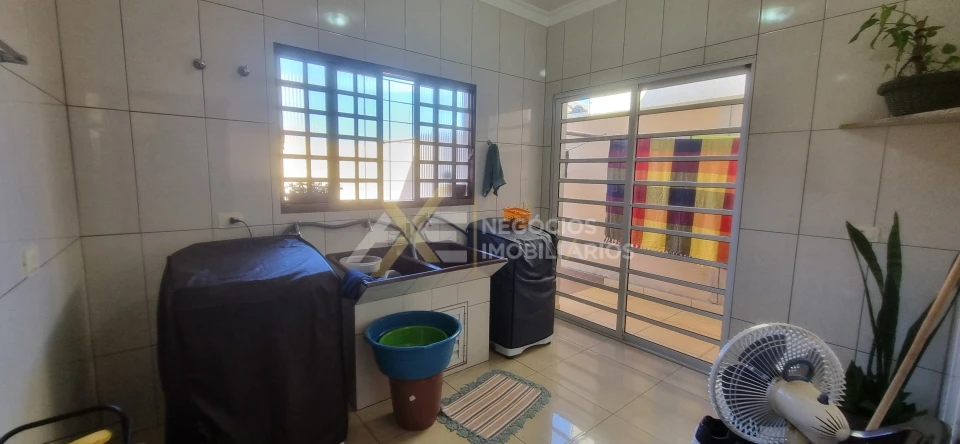 Imagens do imóveis CASA À VENDA NO PARQUE RESIDENCIAL OSVALDO SELLA
