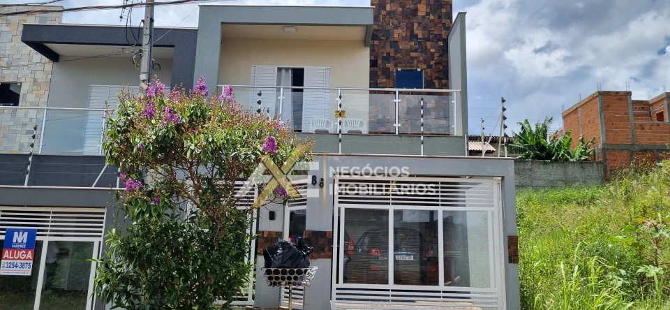 CASA À VENDA NO JD. TERRA VERMELHA CAMBÉ-PR