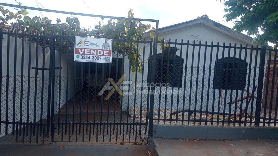 Oportunidade  Casa com Edicula no fundo a Venda no Jardim Taroba Cambe Pr.