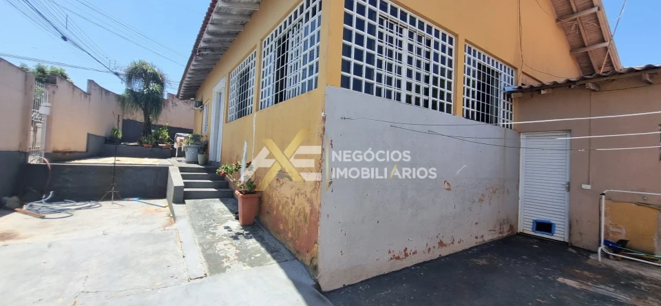 Imagens do imóveis CASA À VENDA EM CAMBÉ, AVENIDA SANTO CASARO, CAMBÉ 2