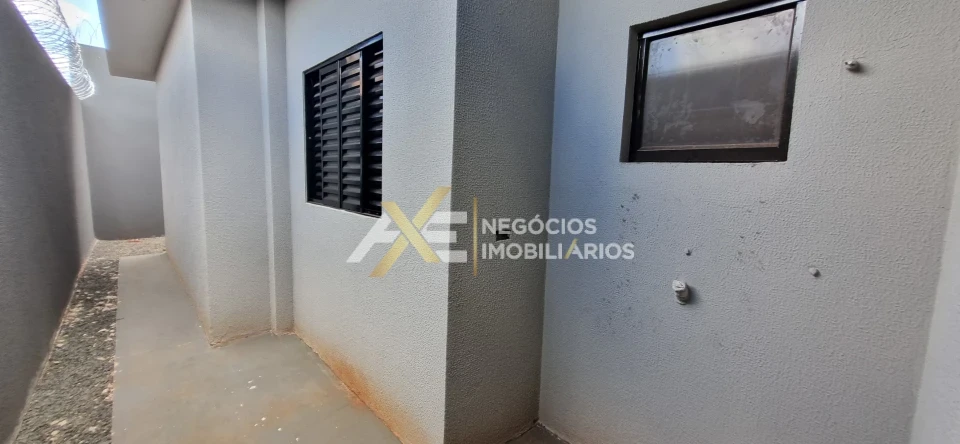Imagens do imóveis CASA À VENDA DE 3 QUARTOS (SENDO 1 SUÍTE), JARDIM PARANA