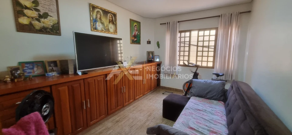 Imagens do imóveis CASA À VENDA NO PARQUE RESIDENCIAL OSVALDO SELLA