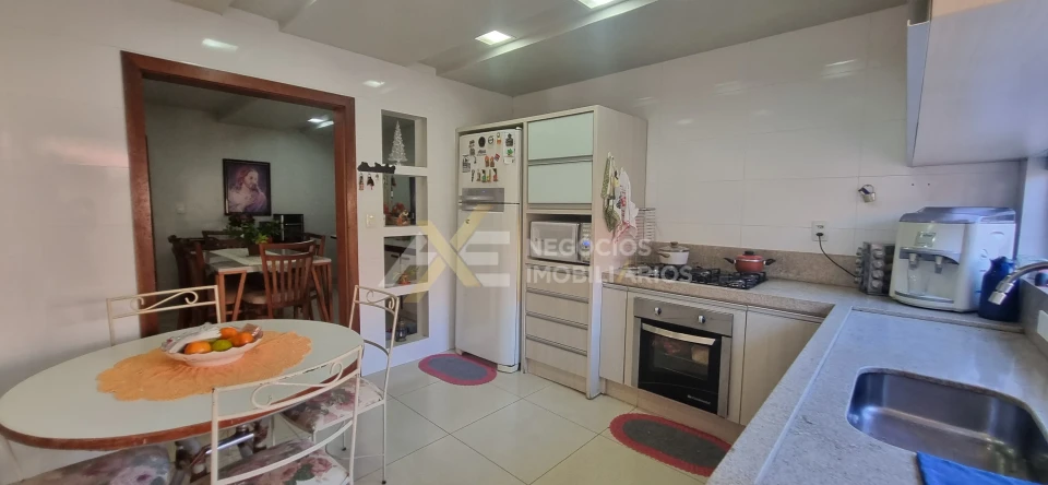 CASA À VENDA NO CAMBÉ II , COM 3 QUARTOS (SENDO 2 SUÍTE)