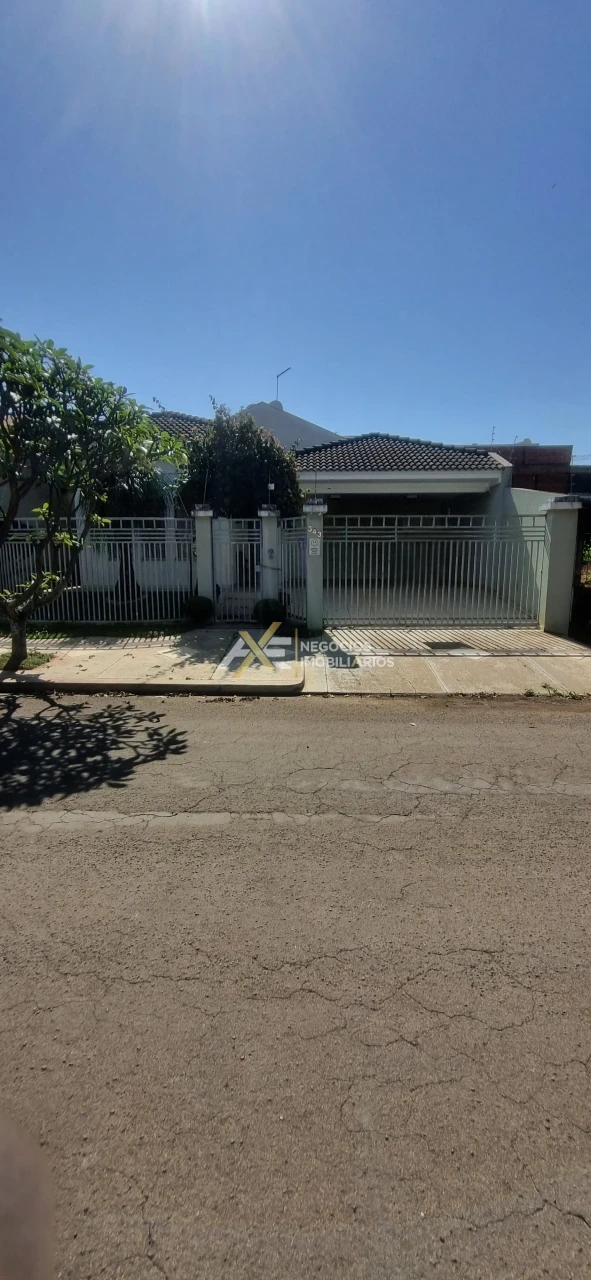 Imagens do imóveis CASA À VENDA NO JARDIM MONTE REAL - CAMBÉ-PR
