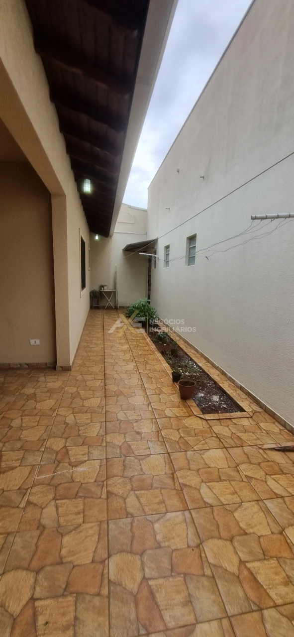 Imagens do imóveis CASA PARA LOCAÇÃO NA AVENIDA ELVIRA GOMEDI CAIRRÃO, JARDIM ATLANTA, CAMBÉ-PR