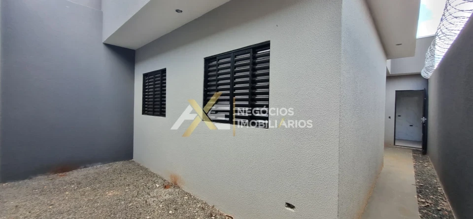 Imagens do imóveis CASA À VENDA DE 3 QUARTOS (SENDO 1 SUÍTE), JARDIM PARANA