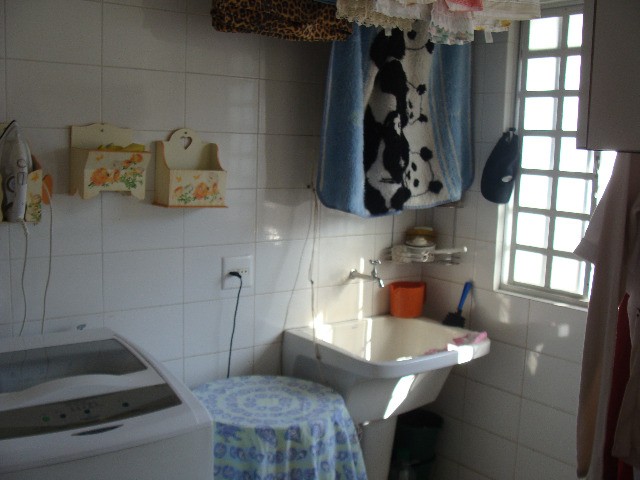 Casa a Venda de Alto Padrão no Parque Sella com Piscina, em Cambé, Pr - foto 23