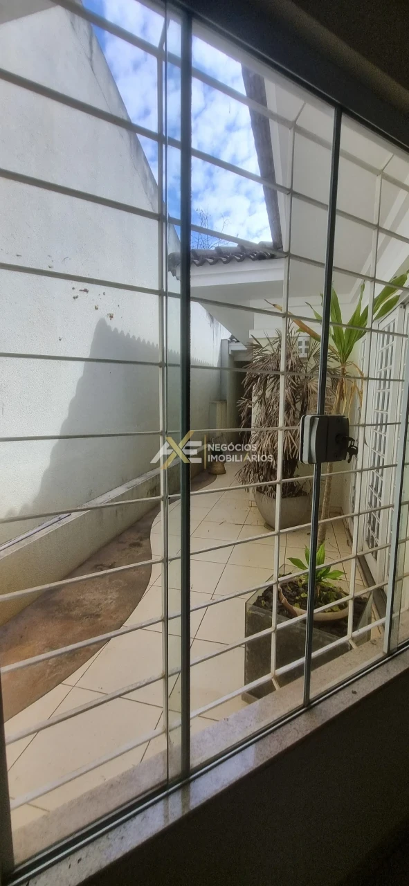 Imagens do imóveis CASA À VENDA NO JARDIM MONTE REAL - CAMBÉ-PR