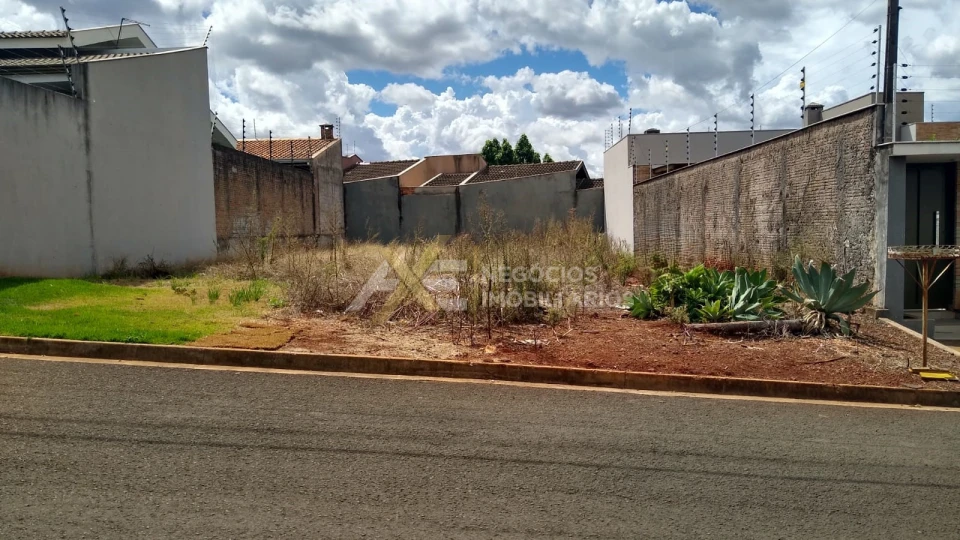 Terreno a venda no Residencial Maria Flora