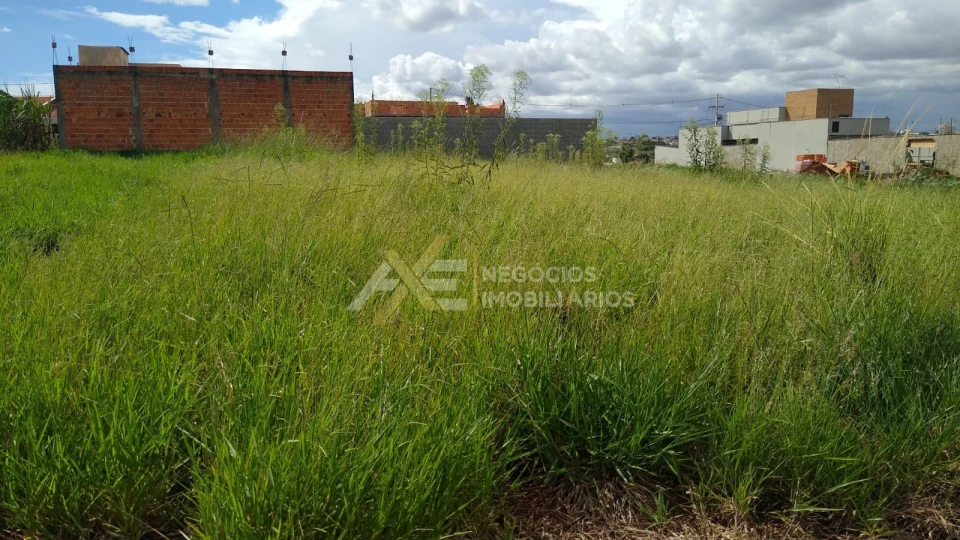 Venda de terreno no Residencial Portal do Lago