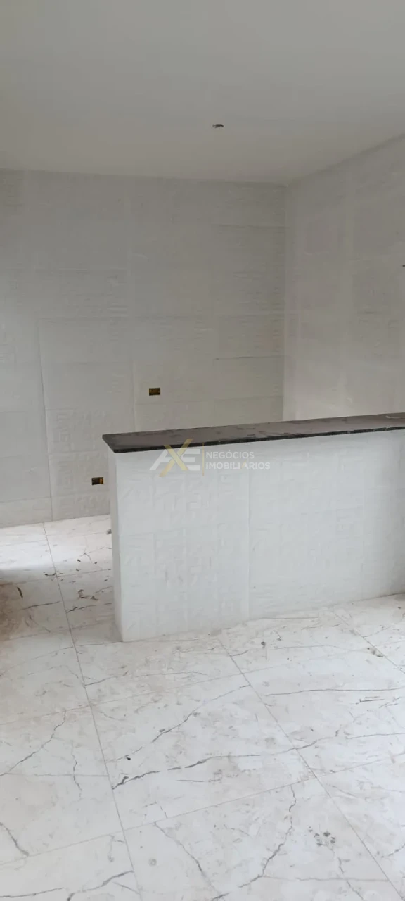 CASA GEMINADA 2 QUARTOS ( SENDO 1 SUÍTE )