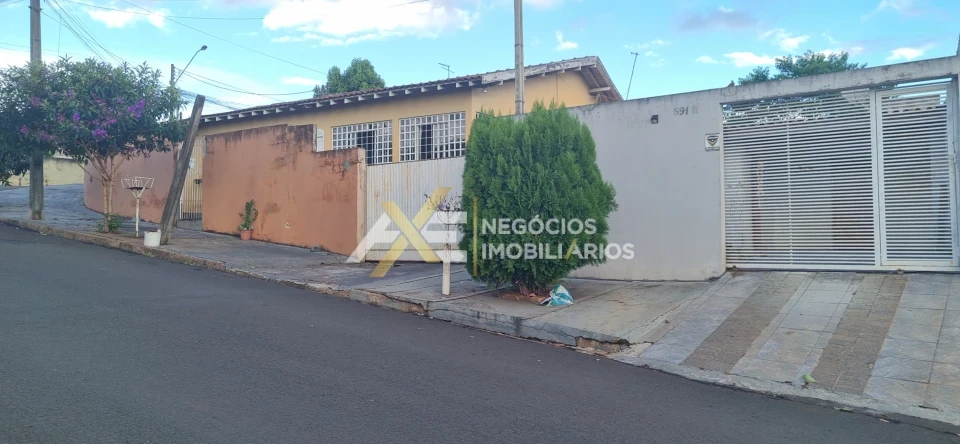 Imagens do imóveis CASA À VENDA EM CAMBÉ, AVENIDA SANTO CASARO, CAMBÉ 2