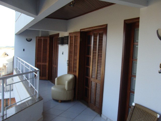 Casa a Venda de Alto Padrão no Parque Sella com Piscina, em Cambé, Pr - foto 28