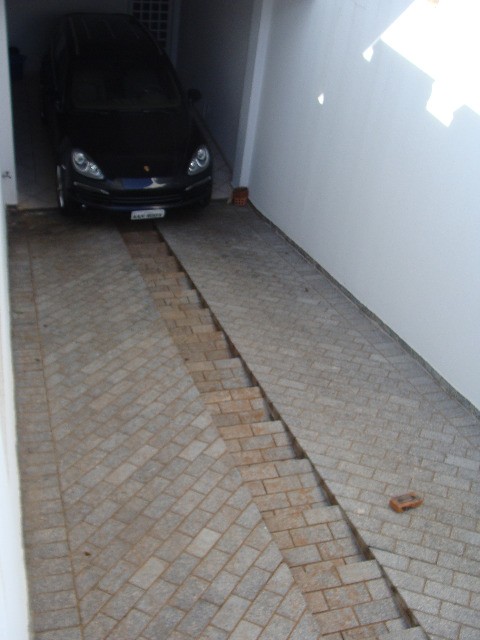Casa a Venda de Alto Padrão no Parque Sella com Piscina, em Cambé, Pr - foto 3