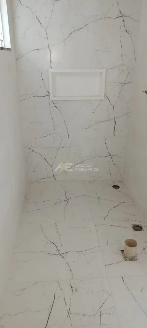 CASA GEMINADA 2 QUARTOS ( SENDO 1 SUÍTE )