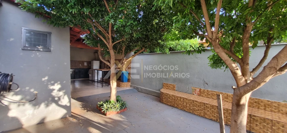 Imagens do imóveis CASA Á VENDA COM 2 DORMITORIOS NO CONDOMÍNIO SABARÁ I