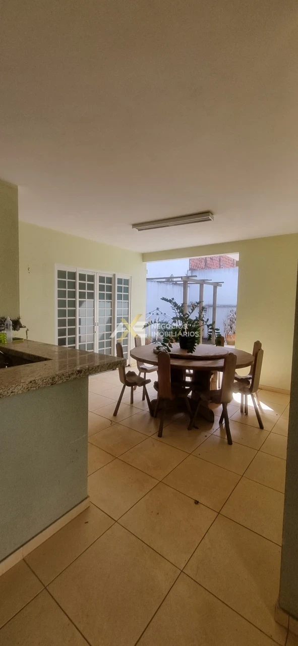 Imagens do imóveis CASA À VENDA NO JARDIM MONTE REAL - CAMBÉ-PR