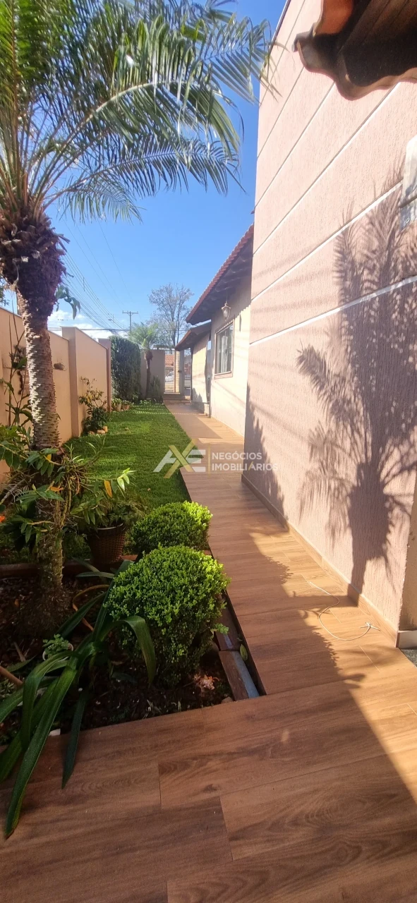 CASA À VENDA NO CAMBÉ II , COM 3 QUARTOS (SENDO 2 SUÍTE)