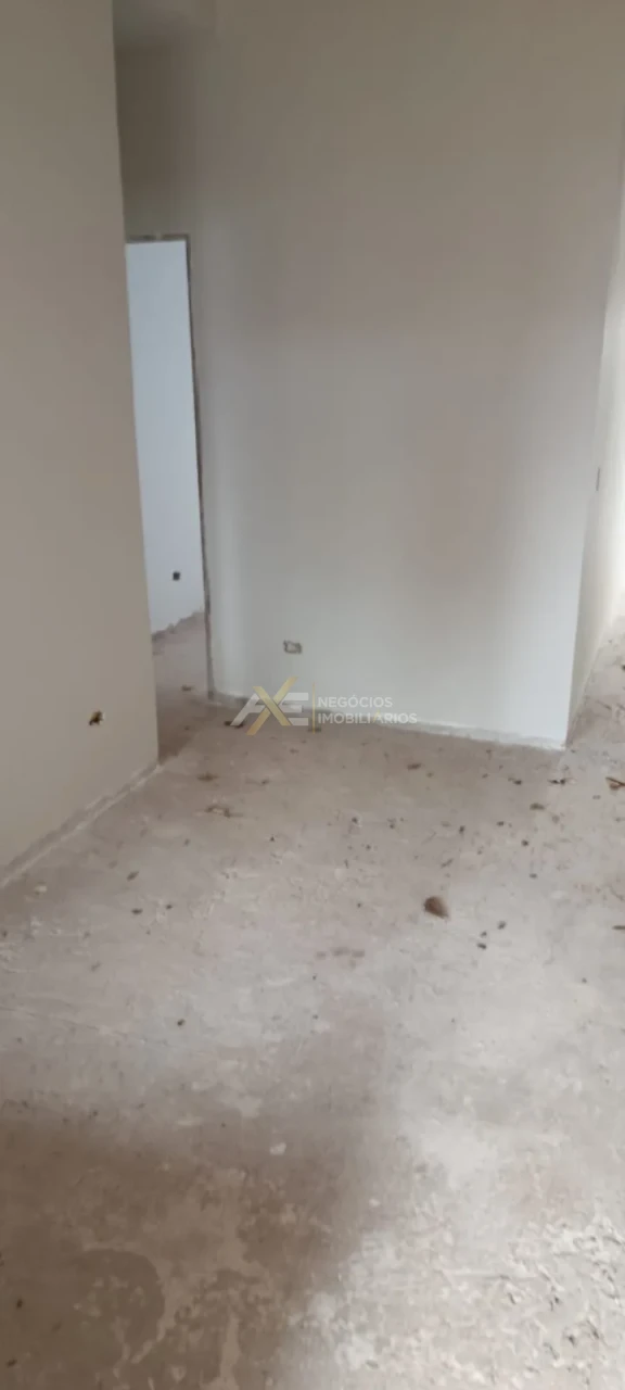 CASA GEMINADA 2 QUARTOS ( SENDO 1 SUÍTE )