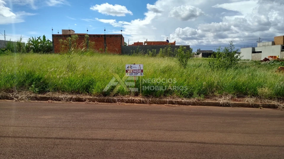 Venda de terreno no Residencial Portal do Lago