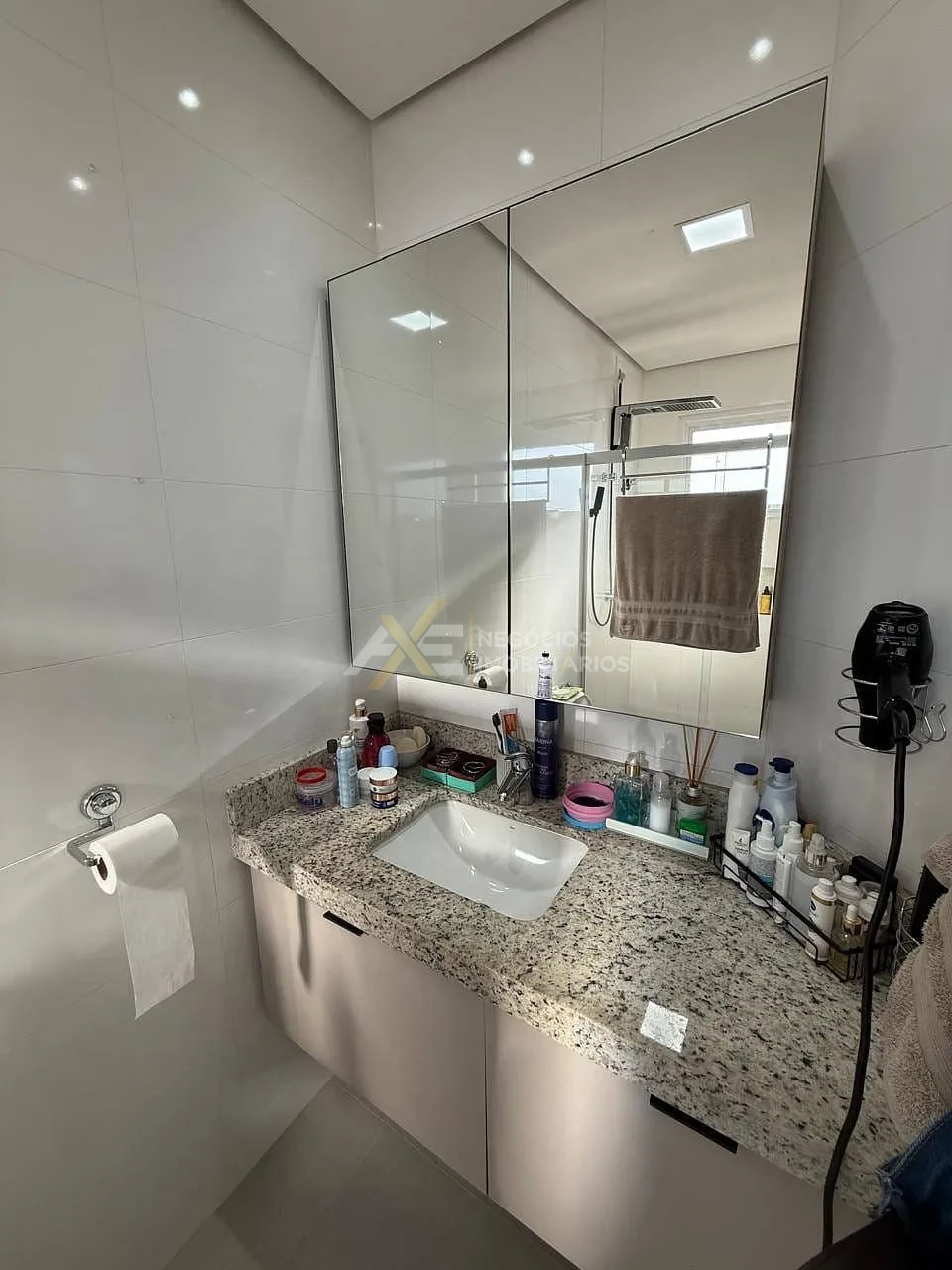 Apartamento Mont Blanc de 3 quartos c/suite e moveis planejados a Venda no Centro de Rolandia, Pr.