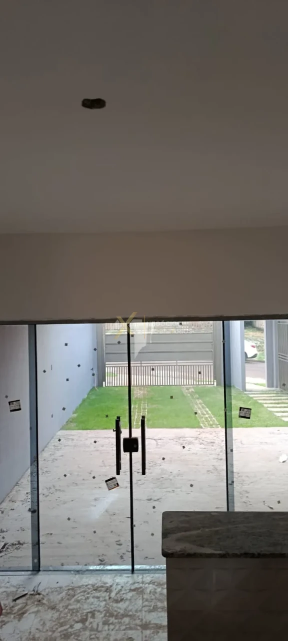 CASA GEMINADA com 3 quartos (sendo 1 suíte)