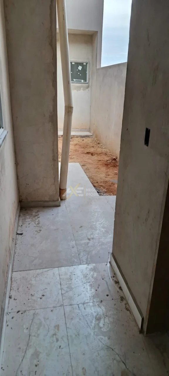 CASA GEMINADA com 3 quartos (sendo 1 suíte)