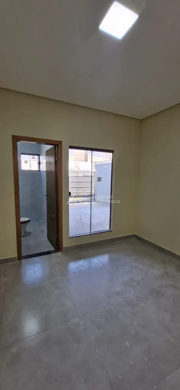 Imagens do imóveis Casa a Venda Jardim Vale Verde na cidade de Cambé, Pr, estuda a possibilidade de pegar veiculo como parte de pagamento