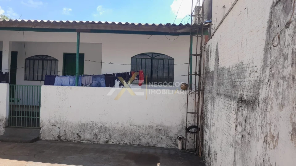 Imagens do imóveis Casa a venda com edícula no fundo