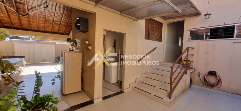 CASA À VENDA NO CAMBÉ II , COM 3 QUARTOS (SENDO 2 SUÍTE)