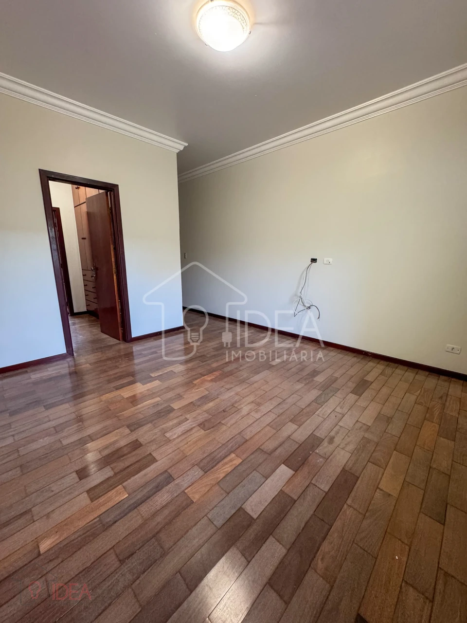 Imagens do imóveis Casa com 3 suítes (sendo 1 master com closet e banheira)  Jardim Europa