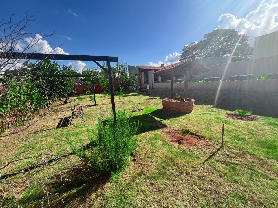 Imagens do imóveis Casa com 2 suítes no Residencial Esmeralda Park