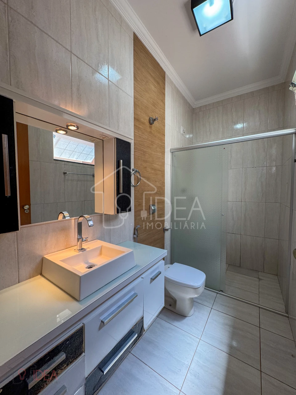 Imagens do imóveis Casa com 3 dormitórios (Sendo 1 suíte) no Jardim Paraná