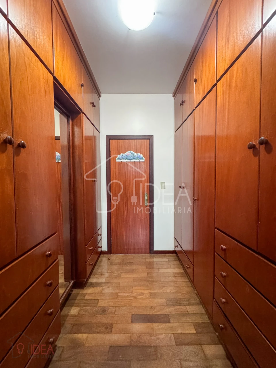 Imagens do imóveis Casa com 3 suítes (sendo 1 master com closet e banheira)  Jardim Europa