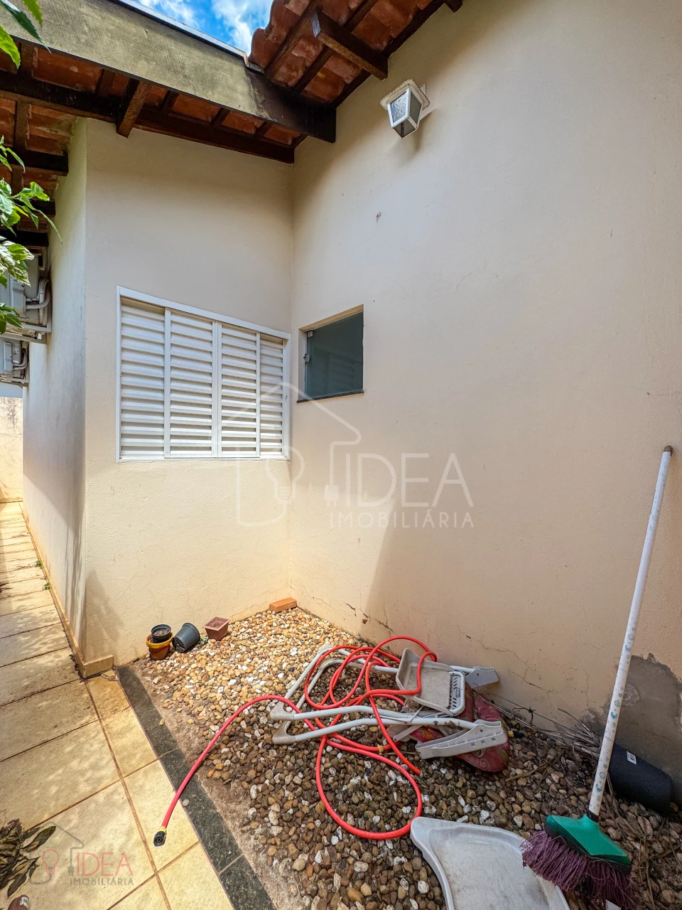 Casa com 3 dormitórios sendo 1 Suíte - Vila Fiuza