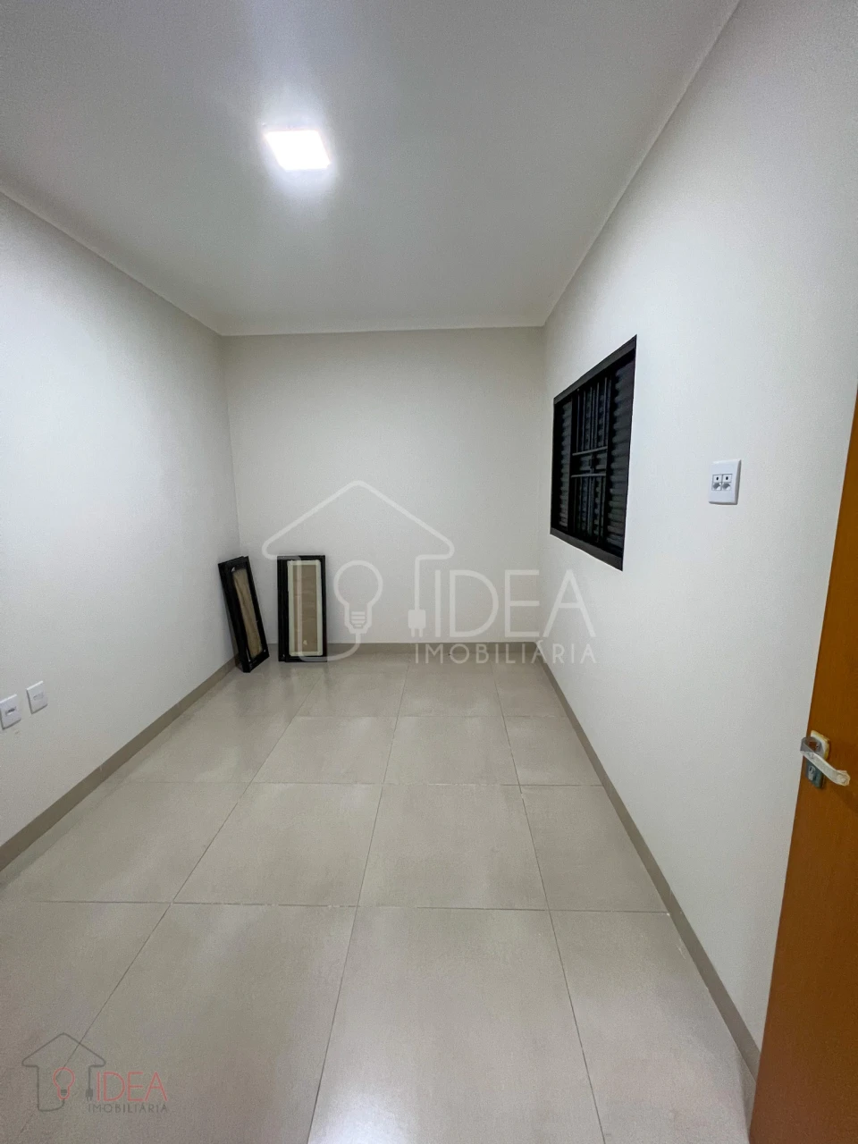 Casa com 3 dormitórios sendo 1 suíte - Jardim Paraná