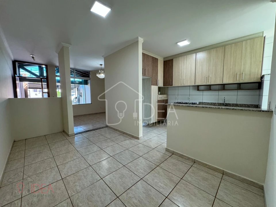 Casa com 3 dormitórios (sendo 1 suíte) Centro