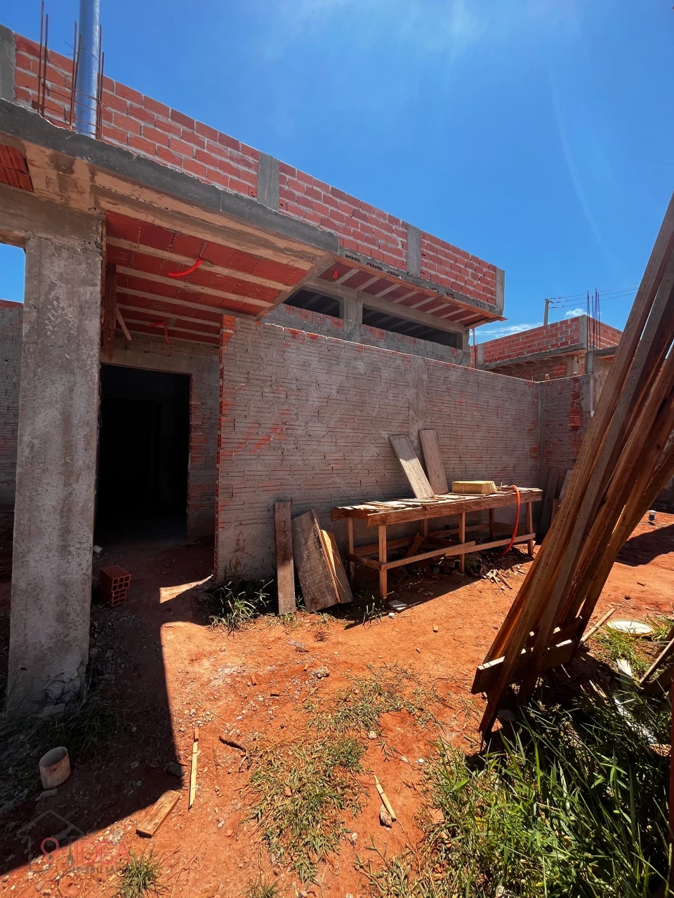 Imagens do imóveis Casa com 2 dormitórios sendo 1 suite  com closet - Residencial Veneza