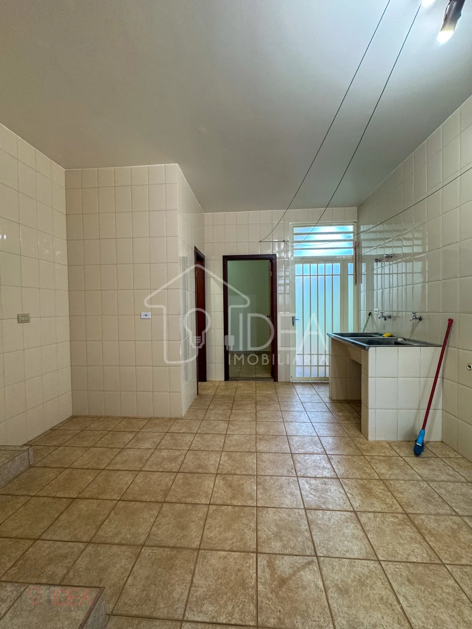 Imagens do imóveis Casa com 3 suítes (sendo 1 master com closet e banheira)  Jardim Europa