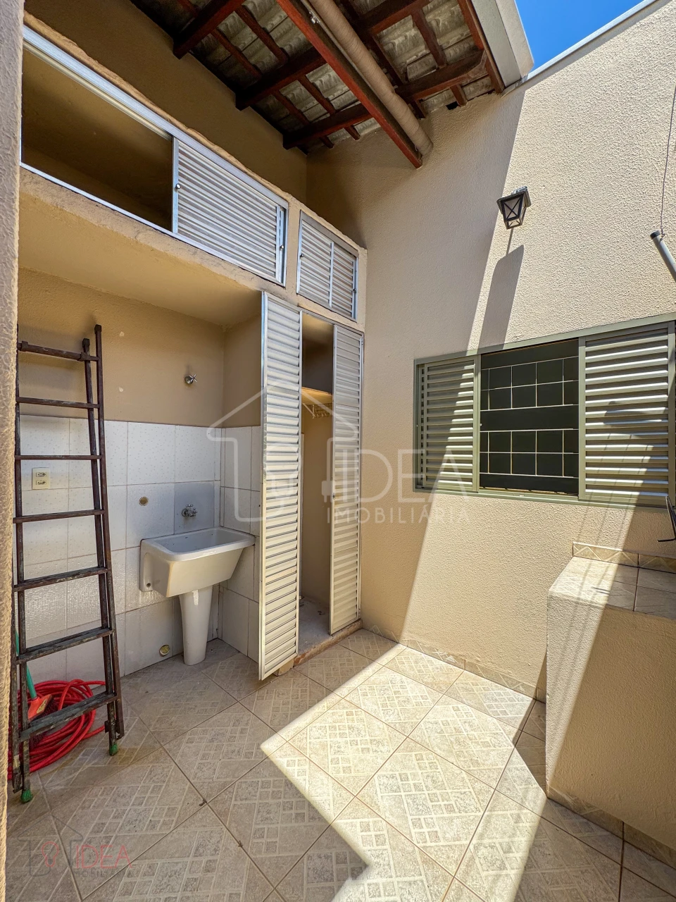 Imagens do imóveis Casa com 3 dormitórios (Sendo 1 suíte) no Jardim Paraná