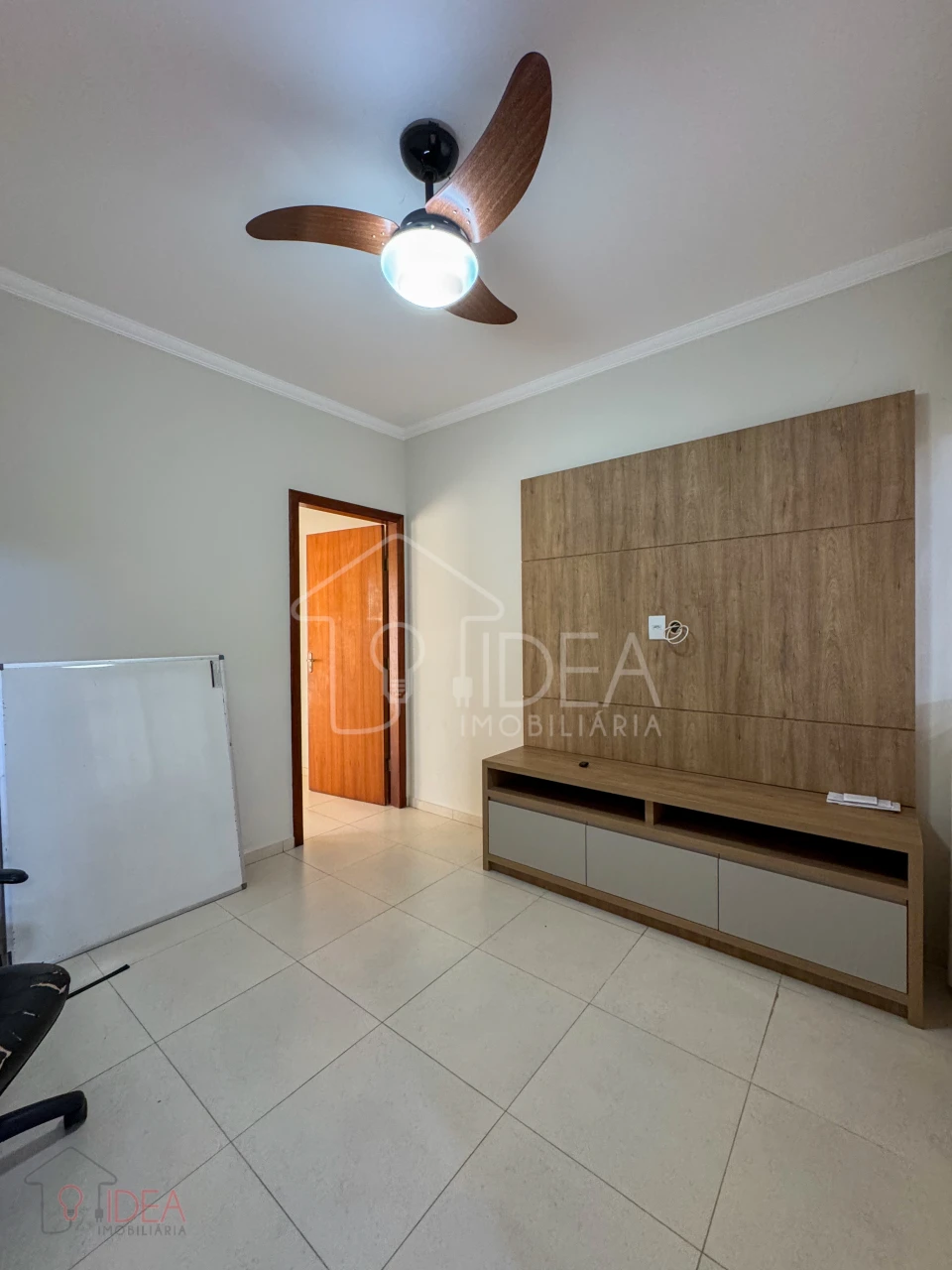 Casa com 3 dormitórios sendo 1 Suíte - Vila Fiuza