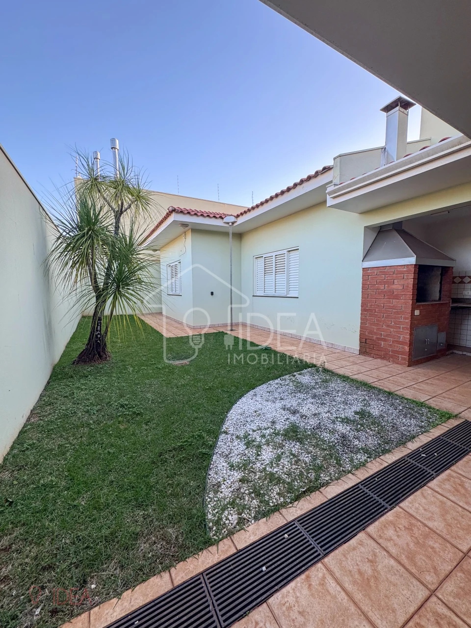 Imagens do imóveis Casa com 3 suítes (sendo 1 master com closet e banheira)  Jardim Europa