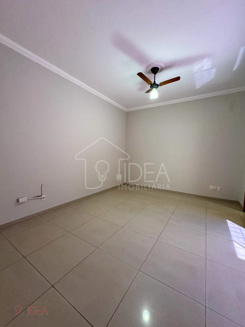 Imagens do imóveis Casa com 3 dormitórios (Sendo 1 suíte) no Jardim Paraná