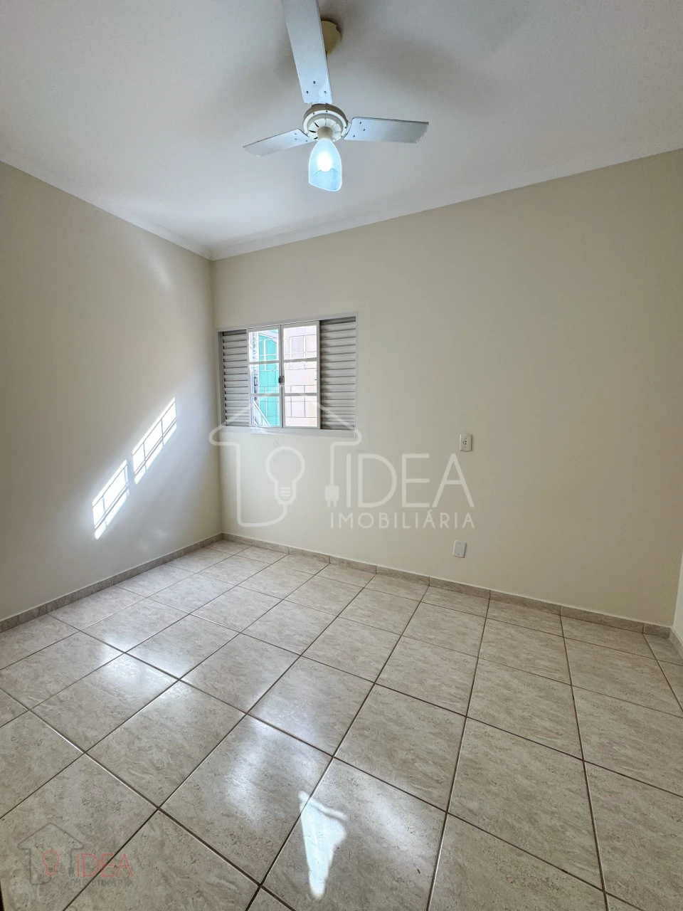 Casa com 3 dormitórios (sendo 1 suíte) Centro