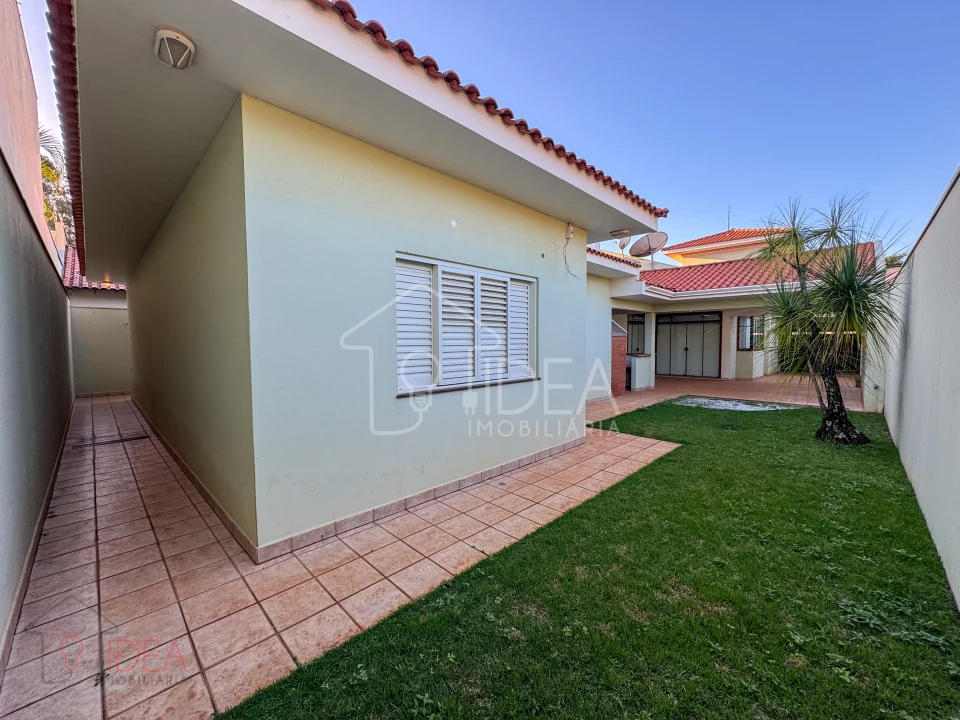 Imagens do imóveis Casa com 3 suítes (sendo 1 master com closet e banheira)  Jardim Europa