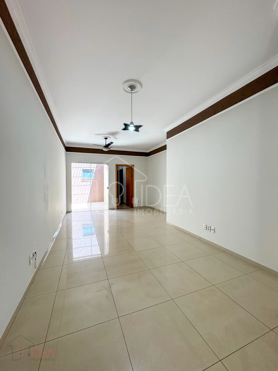 Imagens do imóveis Casa com 3 dormitórios (Sendo 1 suíte) no Jardim Paraná