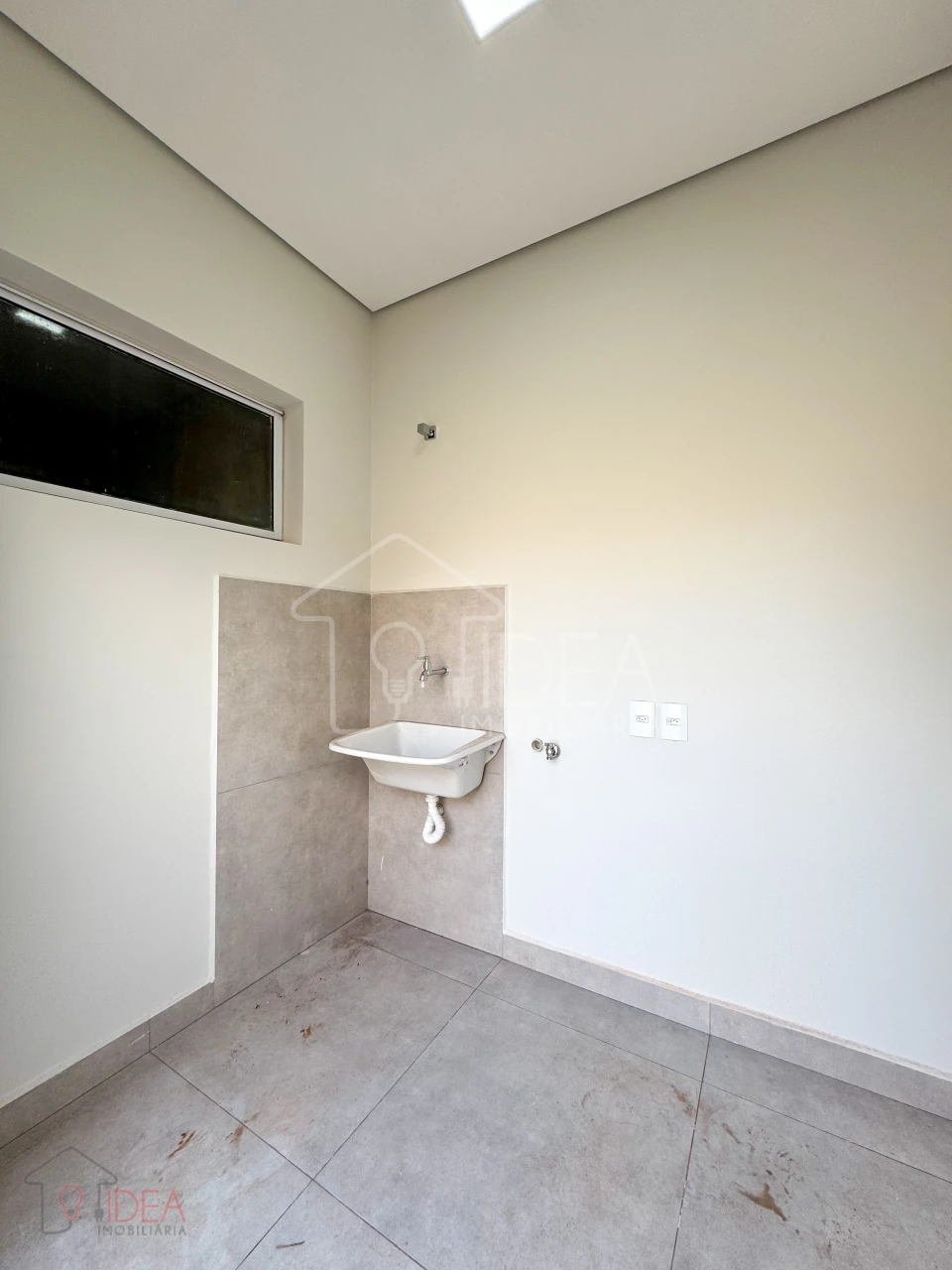 Imagens do imóveis Casa com 3 dormitórios (sendo 1 suíte) - Vila Maria Izabel