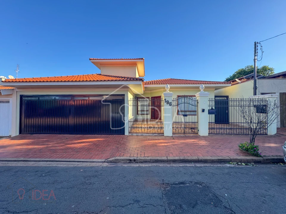 Imagens do imóveis Casa com 3 suítes (sendo 1 master com closet e banheira)  Jardim Europa
